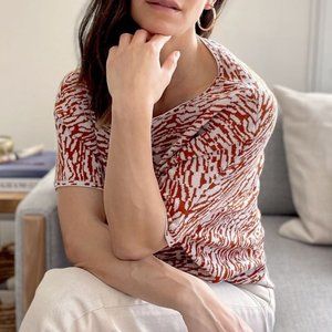 The Reset R | Label Women's Essential Pullover Sweater | Red and White Print | S